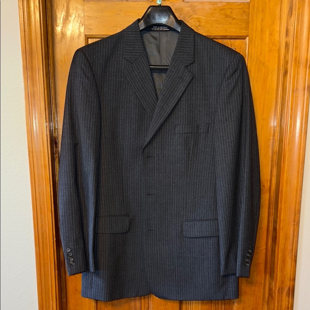 Stafford Dark Gray Pinstriped Suit Jacket (jacket 42L, pants 34x32)